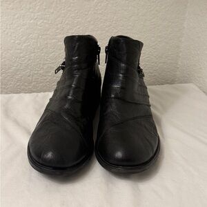 Remonte Women’s Black Leather Ankle Zipper Boots Size EU40/ US 8.5/ 9